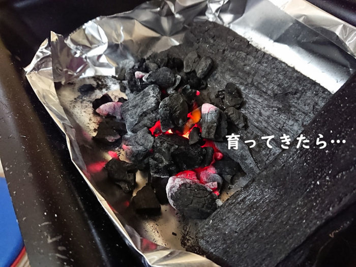 自炊を楽しく！自宅でキャンプ飯を作ろう炭火のおこし方の画像と、必要なもの用意するものリスト